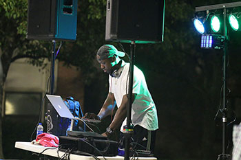 DJ Kickdrum at Waddle to Yo-Town 2