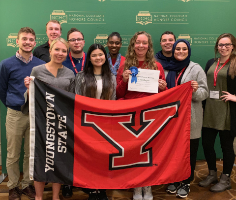 Lexi Rager plus group of YSU students