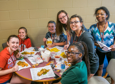 Group of YSU honors students